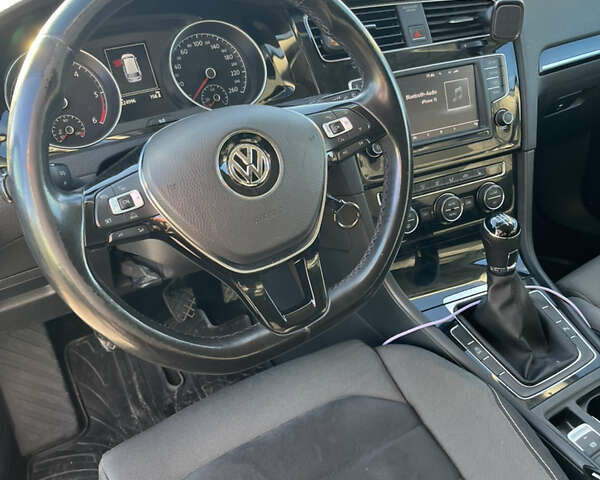 Синий Фольксваген Гольф, объемом двигателя 1.97 л и пробегом 260 тыс. км за 11999 $, фото 7 на Automoto.ua