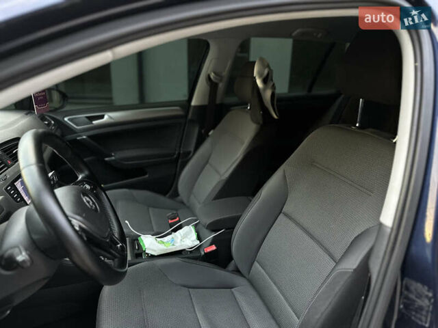 Синий Фольксваген Гольф, объемом двигателя 1.6 л и пробегом 277 тыс. км за 9400 $, фото 29 на Automoto.ua