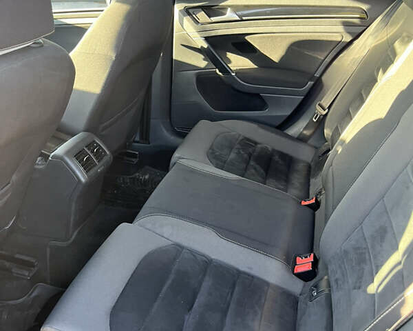 Синий Фольксваген Гольф, объемом двигателя 1.97 л и пробегом 260 тыс. км за 11999 $, фото 2 на Automoto.ua