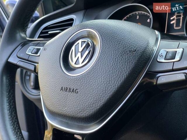 Синій Фольксваген Гольф, об'ємом двигуна 1.6 л та пробігом 365 тис. км за 9750 $, фото 31 на Automoto.ua