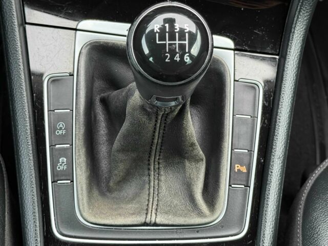 Синий Фольксваген Гольф, объемом двигателя 2 л и пробегом 205 тыс. км за 11200 $, фото 22 на Automoto.ua