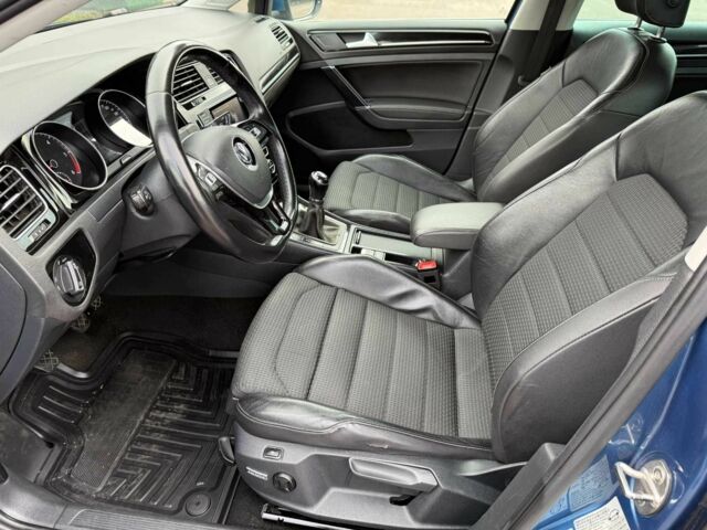 Синий Фольксваген Гольф, объемом двигателя 2 л и пробегом 205 тыс. км за 11200 $, фото 11 на Automoto.ua