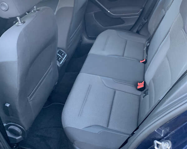 Синий Фольксваген Гольф, объемом двигателя 1.6 л и пробегом 205 тыс. км за 10950 $, фото 21 на Automoto.ua