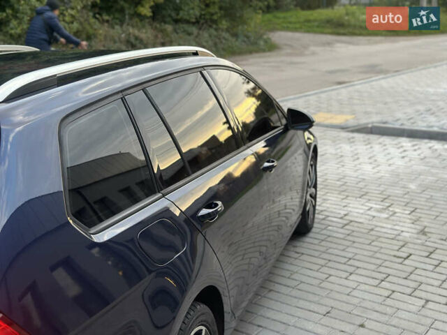 Синий Фольксваген Гольф, объемом двигателя 1.6 л и пробегом 277 тыс. км за 9400 $, фото 13 на Automoto.ua