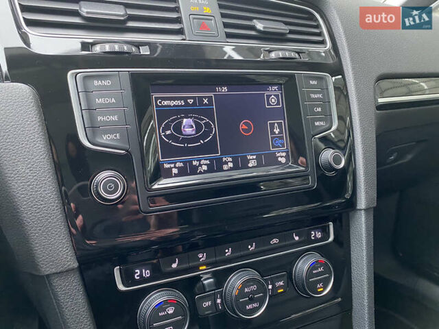 Синий Фольксваген Гольф, объемом двигателя 1.97 л и пробегом 197 тыс. км за 14400 $, фото 38 на Automoto.ua