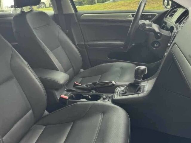 Синий Фольксваген Гольф, объемом двигателя 1.8 л и пробегом 80 тыс. км за 3950 $, фото 8 на Automoto.ua