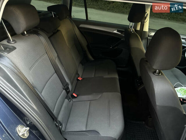 Синий Фольксваген Гольф, объемом двигателя 1.6 л и пробегом 277 тыс. км за 9400 $, фото 36 на Automoto.ua