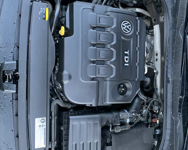 Синий Фольксваген Гольф, объемом двигателя 1.6 л и пробегом 205 тыс. км за 10950 $, фото 6 на Automoto.ua