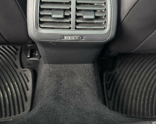 Синий Фольксваген Гольф, объемом двигателя 1.97 л и пробегом 145 тыс. км за 15000 $, фото 14 на Automoto.ua