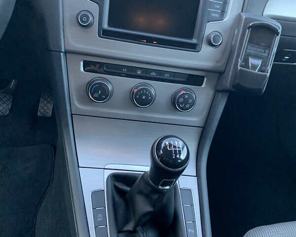 Синий Фольксваген Гольф, объемом двигателя 1.6 л и пробегом 205 тыс. км за 10950 $, фото 20 на Automoto.ua