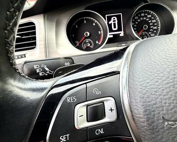 Синий Фольксваген Гольф, объемом двигателя 2 л и пробегом 60 тыс. км за 14000 $, фото 9 на Automoto.ua