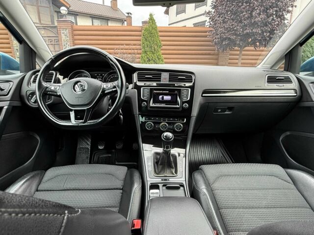 Синий Фольксваген Гольф, объемом двигателя 2 л и пробегом 205 тыс. км за 11200 $, фото 18 на Automoto.ua