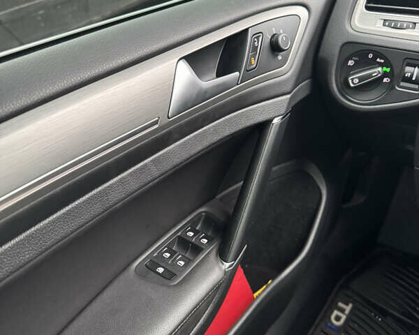 Синий Фольксваген Гольф, объемом двигателя 1.97 л и пробегом 145 тыс. км за 15000 $, фото 10 на Automoto.ua