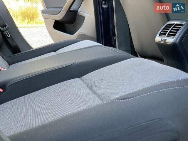 Синий Фольксваген Гольф, объемом двигателя 1.6 л и пробегом 368 тыс. км за 8800 $, фото 8 на Automoto.ua