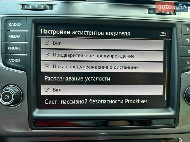 Синий Фольксваген Гольф, объемом двигателя 2 л и пробегом 204 тыс. км за 12100 $, фото 45 на Automoto.ua