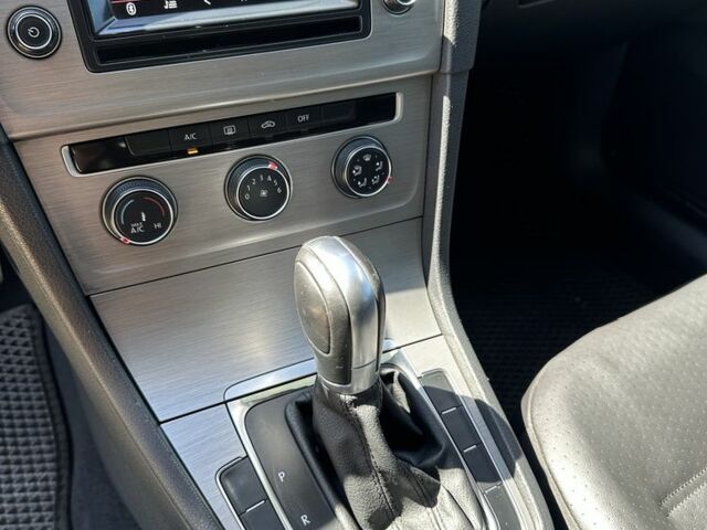 Синій Фольксваген Гольф, об'ємом двигуна 0 л та пробігом 200 тис. км за 9500 $, фото 17 на Automoto.ua