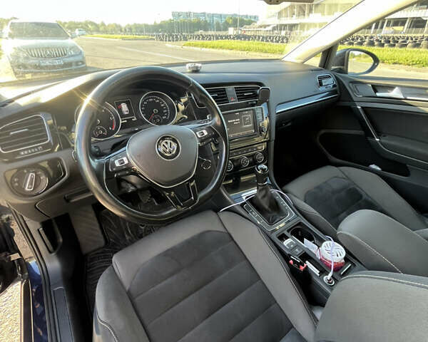 Синий Фольксваген Гольф, объемом двигателя 1.97 л и пробегом 260 тыс. км за 11999 $, фото 6 на Automoto.ua