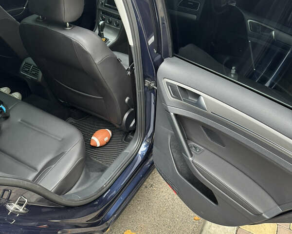 Синий Фольксваген Гольф, объемом двигателя 1.97 л и пробегом 145 тыс. км за 15000 $, фото 8 на Automoto.ua