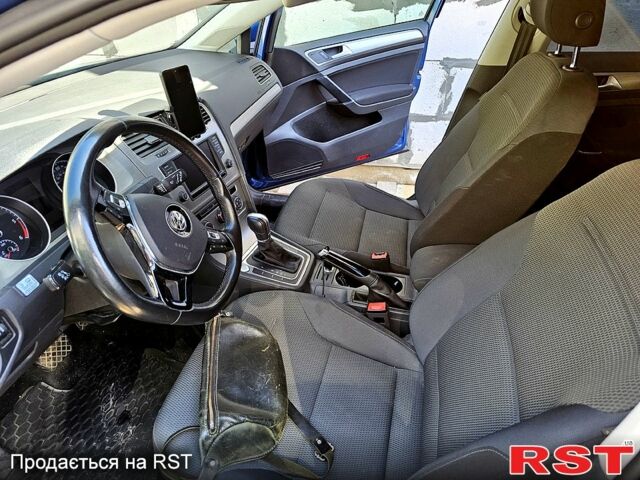 Синий Фольксваген Гольф, объемом двигателя 2 л и пробегом 90 тыс. км за 13500 $, фото 6 на Automoto.ua