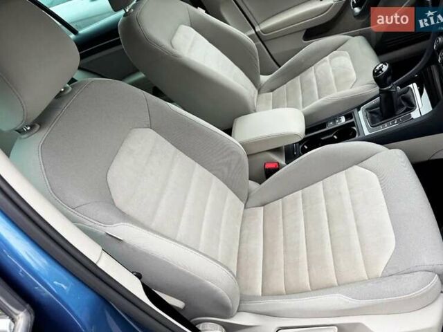 Синий Фольксваген Гольф, объемом двигателя 2 л и пробегом 196 тыс. км за 14500 $, фото 27 на Automoto.ua