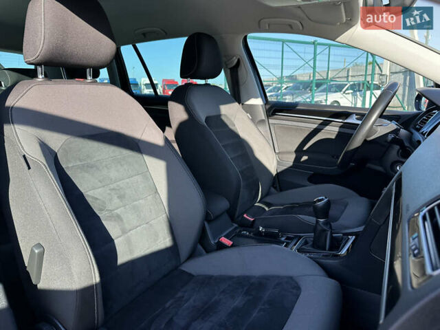 Фольксваген Гольф 2016 в Червонограде на Automoto.ua Синий Фольксваген Гольф, объемом двигателя 1.6 л и пробегом 278 тыс. км за 12005 $, фото 37 на Automoto.ua