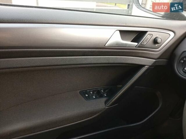 Синий Фольксваген Гольф, объемом двигателя 1.6 л и пробегом 280 тыс. км за 9450 $, фото 2 на Automoto.ua