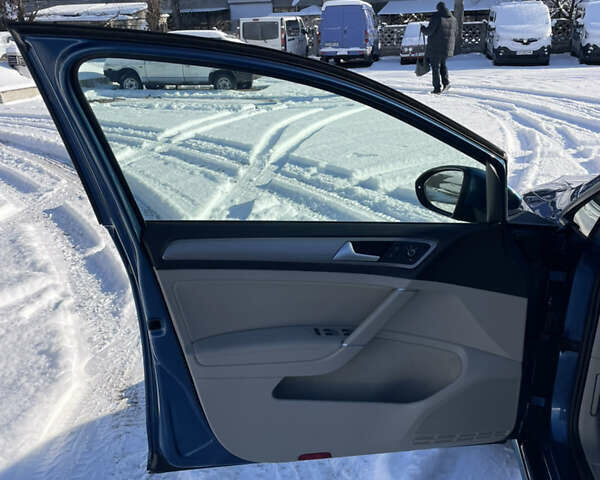 Синий Фольксваген Гольф, объемом двигателя 1.8 л и пробегом 126 тыс. км за 11800 $, фото 15 на Automoto.ua