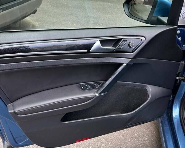 Синий Фольксваген Гольф, объемом двигателя 1.6 л и пробегом 205 тыс. км за 12800 $, фото 8 на Automoto.ua