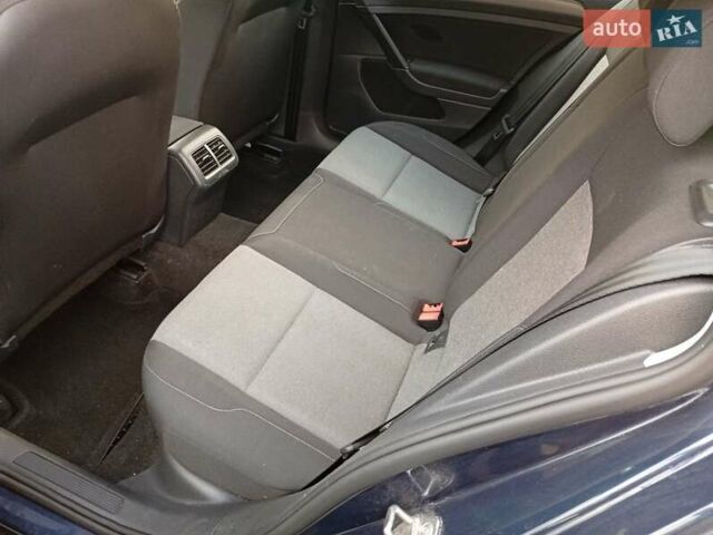 Синий Фольксваген Гольф, объемом двигателя 1.6 л и пробегом 280 тыс. км за 9450 $, фото 15 на Automoto.ua