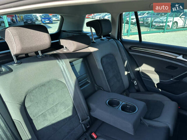 Фольксваген Гольф 2016 в Червонограде на Automoto.ua Синий Фольксваген Гольф, объемом двигателя 1.6 л и пробегом 278 тыс. км за 12005 $, фото 44 на Automoto.ua