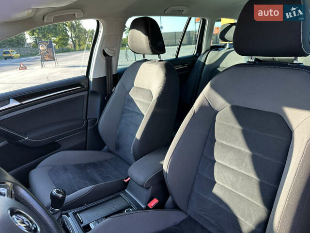 Фольксваген Гольф 2016 в Червонограде на Automoto.ua Синий Фольксваген Гольф, объемом двигателя 1.6 л и пробегом 278 тыс. км за 12005 $, фото 25 на Automoto.ua