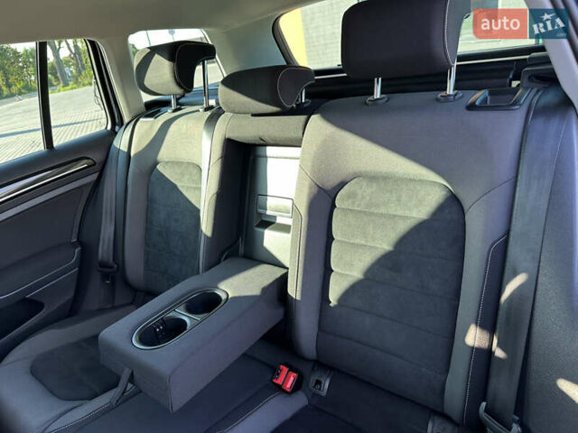 Фольксваген Гольф 2016 в Червонограде на Automoto.ua Синий Фольксваген Гольф, объемом двигателя 1.6 л и пробегом 278 тыс. км за 12005 $, фото 47 на Automoto.ua