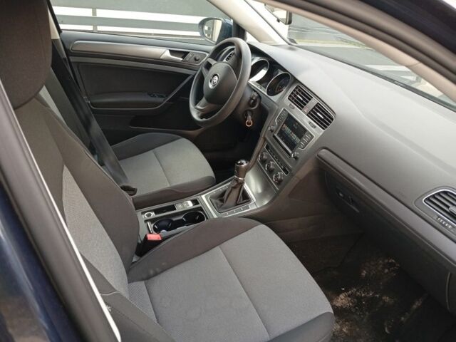 Синий Фольксваген Гольф, объемом двигателя 1.6 л и пробегом 280 тыс. км за 9450 $, фото 5 на Automoto.ua