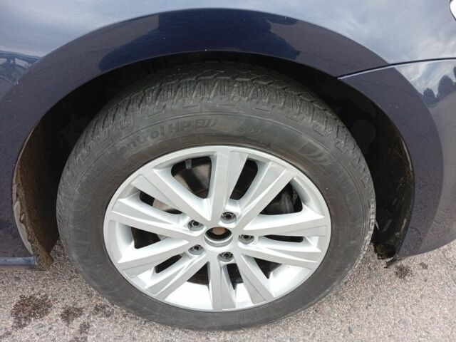 Синий Фольксваген Гольф, объемом двигателя 1.6 л и пробегом 280 тыс. км за 9450 $, фото 3 на Automoto.ua