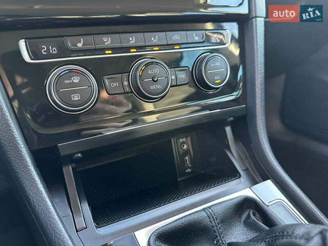 Фольксваген Гольф 2016 в Червонограде на Automoto.ua Синий Фольксваген Гольф, объемом двигателя 1.6 л и пробегом 278 тыс. км за 12005 $, фото 60 на Automoto.ua