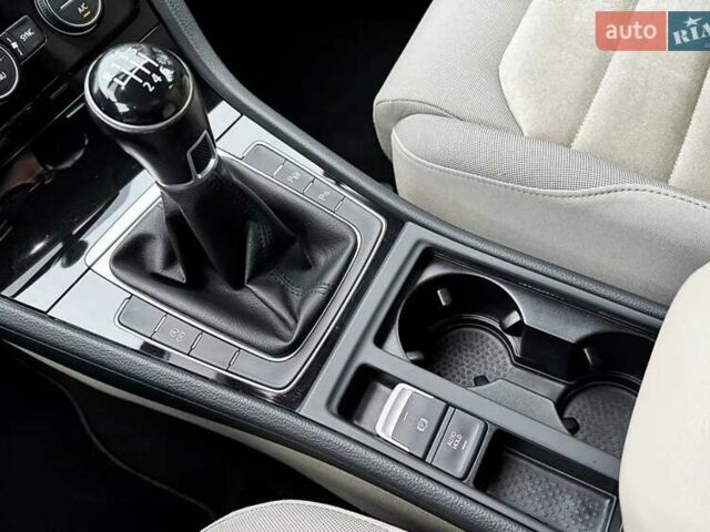 Синий Фольксваген Гольф, объемом двигателя 2 л и пробегом 196 тыс. км за 14500 $, фото 24 на Automoto.ua