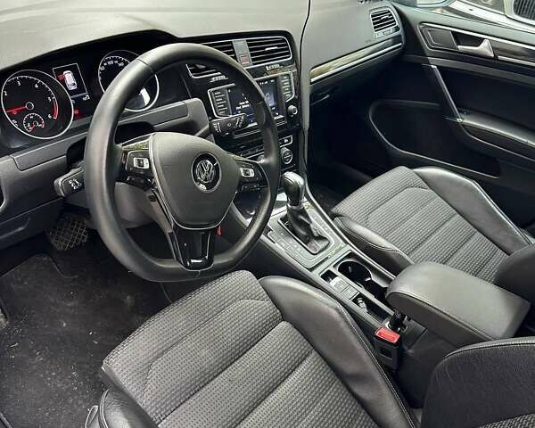 Синий Фольксваген Гольф, объемом двигателя 1.6 л и пробегом 205 тыс. км за 12800 $, фото 6 на Automoto.ua