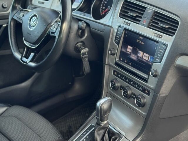 Синій Фольксваген Гольф, об'ємом двигуна 1.6 л та пробігом 226 тис. км за 4000 $, фото 11 на Automoto.ua