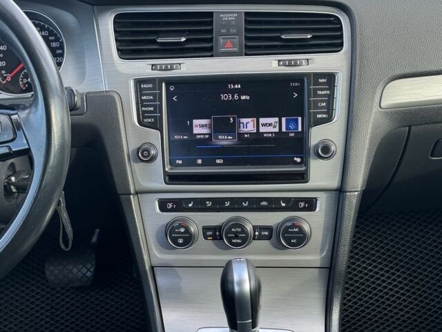 Синій Фольксваген Гольф, об'ємом двигуна 1.6 л та пробігом 226 тис. км за 4000 $, фото 13 на Automoto.ua