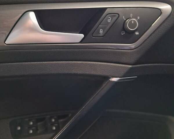 Синий Фольксваген Гольф, объемом двигателя 1.6 л и пробегом 248 тыс. км за 12500 $, фото 9 на Automoto.ua