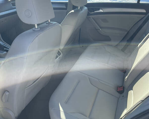 Синий Фольксваген Гольф, объемом двигателя 1.8 л и пробегом 126 тыс. км за 11800 $, фото 13 на Automoto.ua