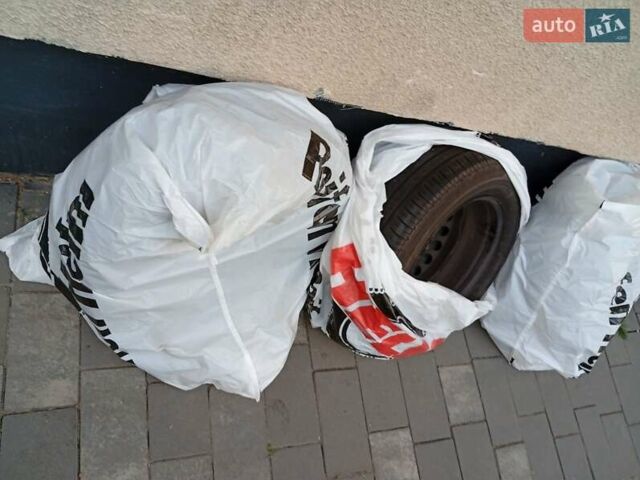 Синий Фольксваген Гольф, объемом двигателя 1.6 л и пробегом 280 тыс. км за 9450 $, фото 14 на Automoto.ua