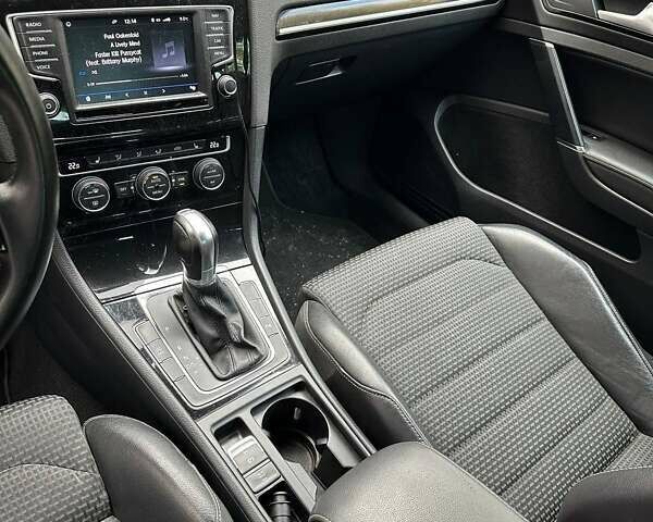 Синий Фольксваген Гольф, объемом двигателя 1.6 л и пробегом 205 тыс. км за 12800 $, фото 9 на Automoto.ua