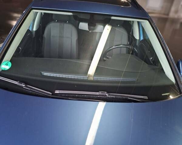 Синий Фольксваген Гольф, объемом двигателя 1.6 л и пробегом 248 тыс. км за 12500 $, фото 4 на Automoto.ua