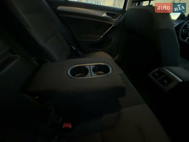 Синий Фольксваген Гольф, объемом двигателя 1.6 л и пробегом 235 тыс. км за 11700 $, фото 94 на Automoto.ua