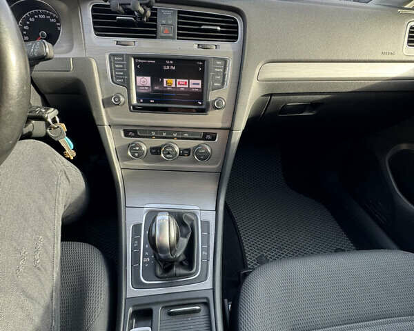 Синий Фольксваген Гольф, объемом двигателя 1.6 л и пробегом 162 тыс. км за 12200 $, фото 6 на Automoto.ua