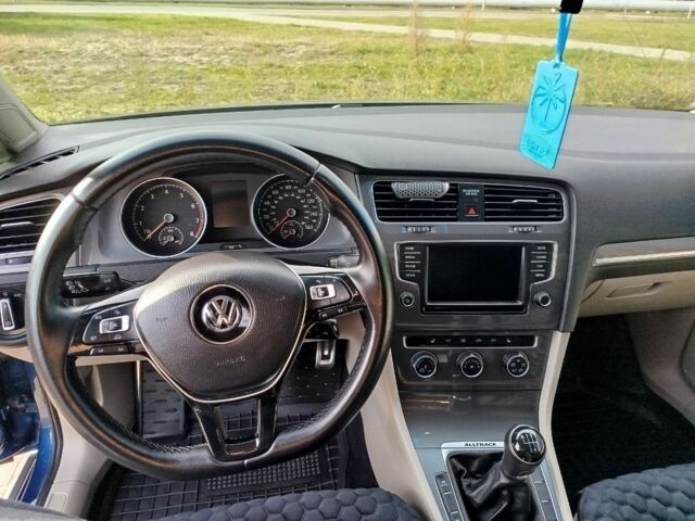 Синий Фольксваген Гольф, объемом двигателя 1.8 л и пробегом 107 тыс. км за 13200 $, фото 11 на Automoto.ua