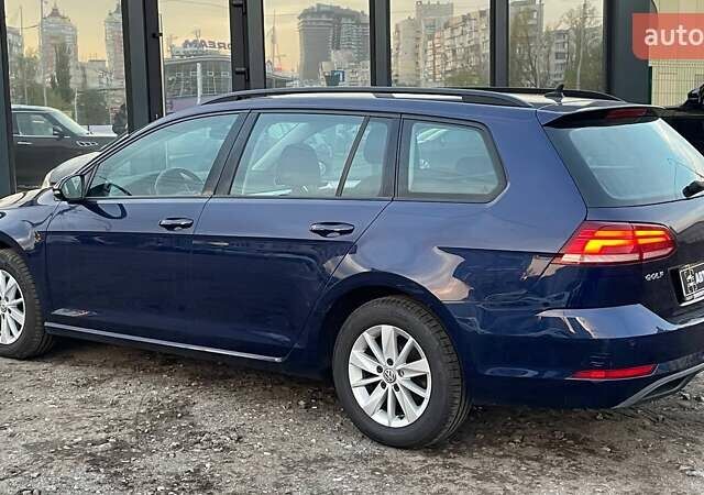 Синий Фольксваген Гольф, объемом двигателя 1.6 л и пробегом 239 тыс. км за 12990 $, фото 4 на Automoto.ua