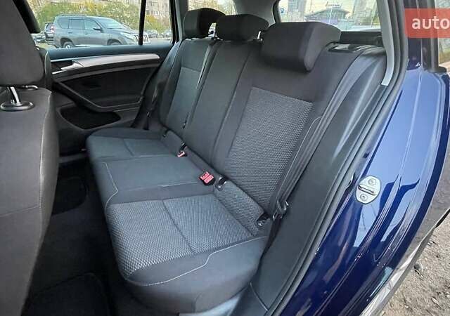 Синий Фольксваген Гольф, объемом двигателя 1.6 л и пробегом 239 тыс. км за 12990 $, фото 9 на Automoto.ua