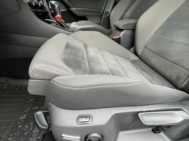 Синий Фольксваген Гольф, объемом двигателя 2 л и пробегом 250 тыс. км за 13900 $, фото 7 на Automoto.ua